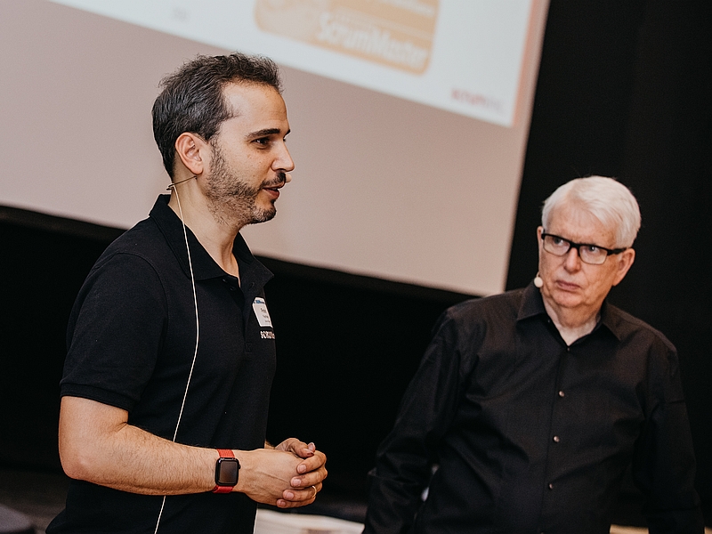 Dr. Jeff Sutherland und Peter Fischbach im Registered Scrum Master Training